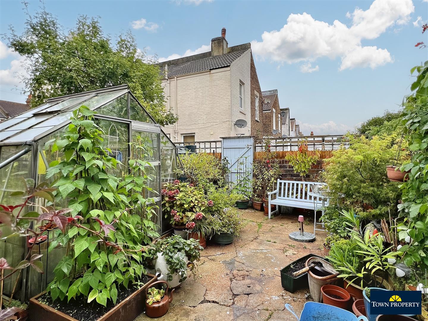 Property Details for Whitley Road Eastbourne BN22 8NH Town Property